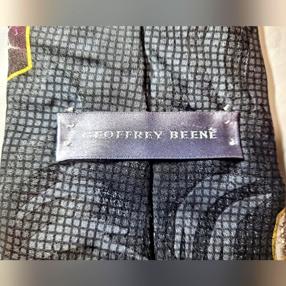 Geoffrey Beene 💯 Silk Men's Necktie 55-57" x 4" Gray/Burgundy Abstract USA Made - Picture 3 of 9